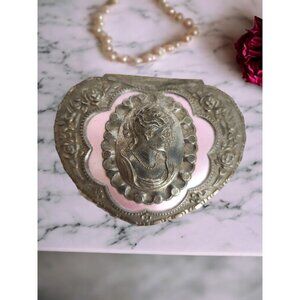 HEART SHAPED FOOTED CAMEO JEWELRY BOX Pink & Red Velvet Silver Tone JAPAN Vtg‎